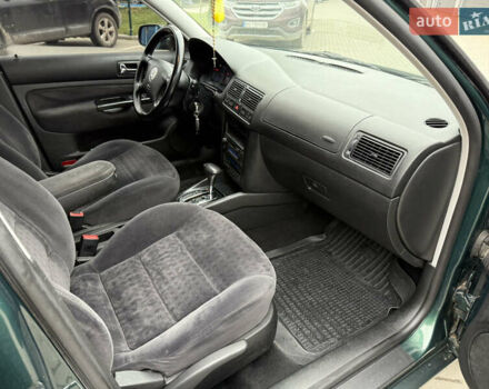 Зеленый Фольксваген Гольф, объемом двигателя 1.9 л и пробегом 377 тыс. км за 4150 $, фото 22 на Automoto.ua