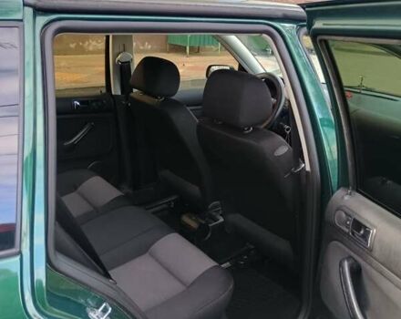 Зелений Фольксваген Гольф, об'ємом двигуна 1.6 л та пробігом 254 тис. км за 4150 $, фото 3 на Automoto.ua