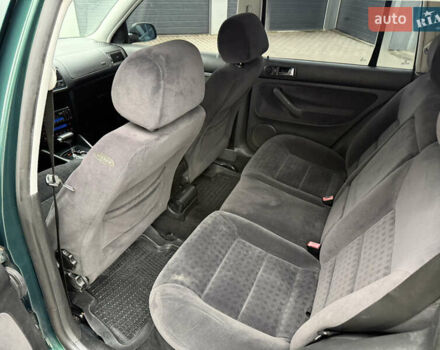 Зеленый Фольксваген Гольф, объемом двигателя 1.9 л и пробегом 377 тыс. км за 4150 $, фото 27 на Automoto.ua