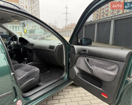 Зеленый Фольксваген Гольф, объемом двигателя 1.9 л и пробегом 377 тыс. км за 4150 $, фото 21 на Automoto.ua