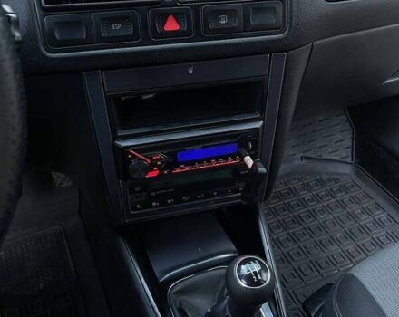 Зеленый Фольксваген Гольф, объемом двигателя 1.6 л и пробегом 332 тыс. км за 4500 $, фото 7 на Automoto.ua