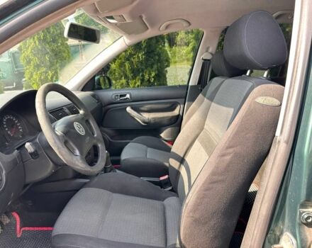 Зелений Фольксваген Гольф, об'ємом двигуна 2 л та пробігом 309 тис. км за 4450 $, фото 6 на Automoto.ua