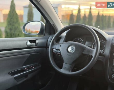 Зеленый Фольксваген Гольф, объемом двигателя 1.6 л и пробегом 174 тыс. км за 6500 $, фото 32 на Automoto.ua