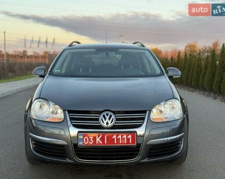 Зеленый Фольксваген Гольф, объемом двигателя 1.6 л и пробегом 174 тыс. км за 6500 $, фото 5 на Automoto.ua