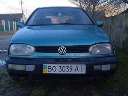 Зеленый Фольксваген Гольф, объемом двигателя 1.4 л и пробегом 200 тыс. км за 900 $, фото 1 на Automoto.ua