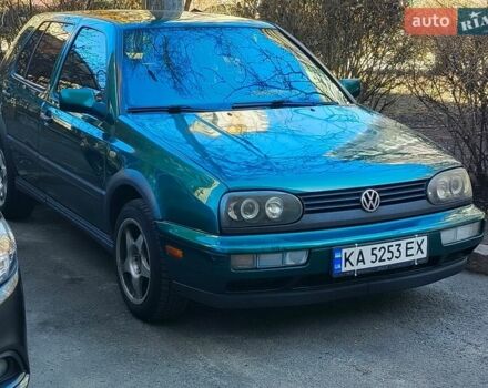 Зеленый Фольксваген Гольф, объемом двигателя 1.78 л и пробегом 210 тыс. км за 3100 $, фото 1 на Automoto.ua