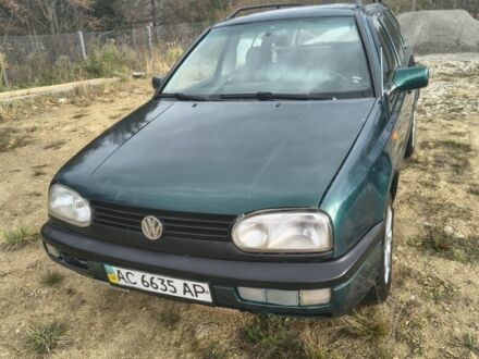 Зеленый Фольксваген Гольф, объемом двигателя 1.8 л и пробегом 300 тыс. км за 1900 $, фото 1 на Automoto.ua