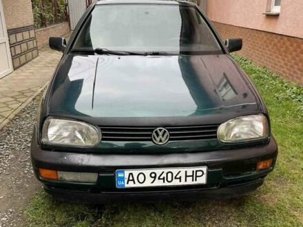 Зеленый Фольксваген Гольф, объемом двигателя 1.6 л и пробегом 126 тыс. км за 1850 $, фото 1 на Automoto.ua