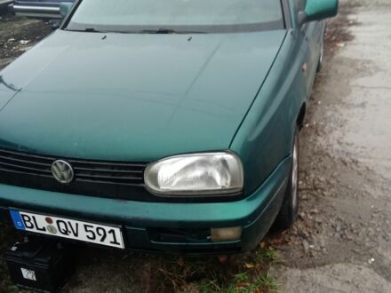 Зеленый Фольксваген Гольф, объемом двигателя 1.8 л и пробегом 200 тыс. км за 850 $, фото 1 на Automoto.ua