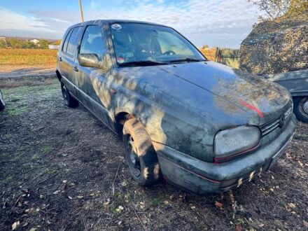 Зеленый Фольксваген Гольф, объемом двигателя 1.6 л и пробегом 240 тыс. км за 750 $, фото 1 на Automoto.ua