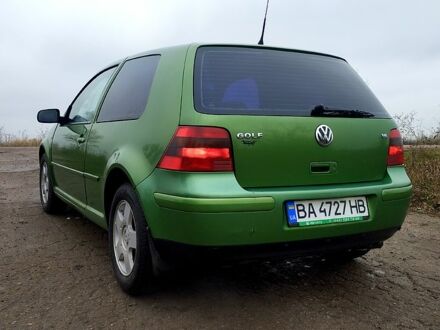 Фольксваген Гольф 1998 в Кропивницком (Кировограде) на Automoto.ua Зеленый Фольксваген Гольф, объемом двигателя 1.6 л и пробегом 332 тыс. км за 3299 $, фото 1 на Automoto.ua