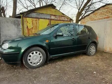 Зеленый Фольксваген Гольф, объемом двигателя 1.4 л и пробегом 317 тыс. км за 3000 $, фото 1 на Automoto.ua
