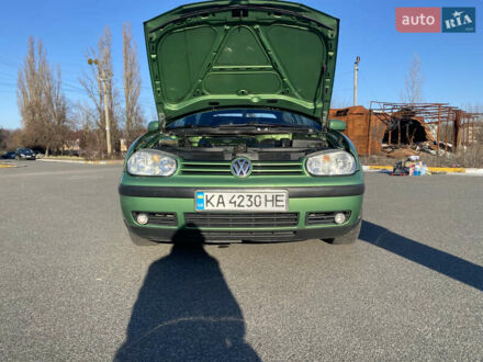 Зеленый Фольксваген Гольф, объемом двигателя 1.6 л и пробегом 290 тыс. км за 3500 $, фото 1 на Automoto.ua