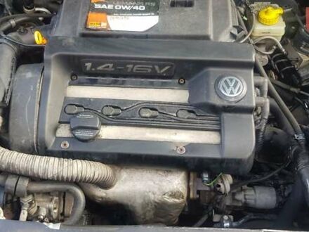 Зеленый Фольксваген Гольф, объемом двигателя 1.4 л и пробегом 246 тыс. км за 4000 $, фото 1 на Automoto.ua