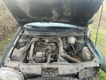 Зелений Фольксваген Гольф, об'ємом двигуна 1.9 л та пробігом 3 тис. км за 426 $, фото 1 на Automoto.ua