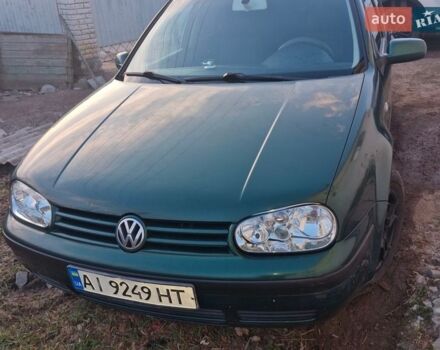 Зеленый Фольксваген Гольф, объемом двигателя 1.39 л и пробегом 259 тыс. км за 3000 $, фото 1 на Automoto.ua