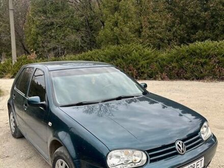 Зеленый Фольксваген Гольф, объемом двигателя 1.6 л и пробегом 218 тыс. км за 4150 $, фото 1 на Automoto.ua