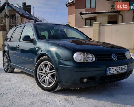 Зеленый Фольксваген Гольф, объемом двигателя 1.6 л и пробегом 263 тыс. км за 4200 $, фото 1 на Automoto.ua