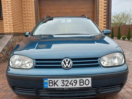 Фольксваген Гольф 2003 в Владимирце на Automoto.ua Зеленый Фольксваген Гольф, объемом двигателя 1.39 л и пробегом 209 тыс. км за 3600 $, фото 1 на Automoto.ua