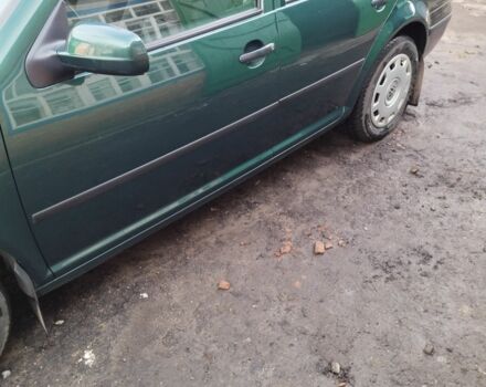 Зеленый Фольксваген Гольф, объемом двигателя 1.4 л и пробегом 247 тыс. км за 4800 $, фото 1 на Automoto.ua