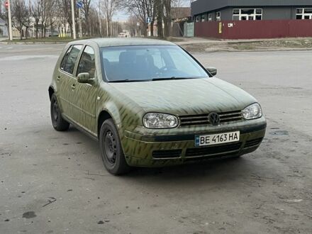 Зеленый Фольксваген Гольф, объемом двигателя 1.4 л и пробегом 423 тыс. км за 2000 $, фото 1 на Automoto.ua