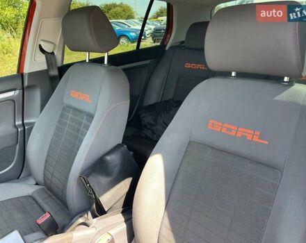 Оранжевый Фольксваген Гольф, объемом двигателя 1.39 л и пробегом 210 тыс. км за 5200 $, фото 12 на Automoto.ua