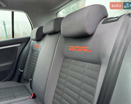 Оранжевый Фольксваген Гольф, объемом двигателя 1.6 л и пробегом 225 тыс. км за 5990 $, фото 31 на Automoto.ua