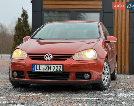 Оранжевый Фольксваген Гольф, объемом двигателя 1.6 л и пробегом 225 тыс. км за 5990 $, фото 1 на Automoto.ua