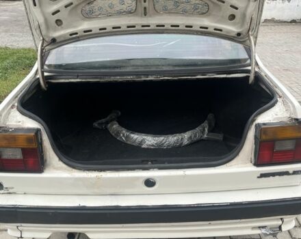 Белый Фольксваген Джетта, объемом двигателя 1.6 л и пробегом 300 тыс. км за 1350 $, фото 7 на Automoto.ua