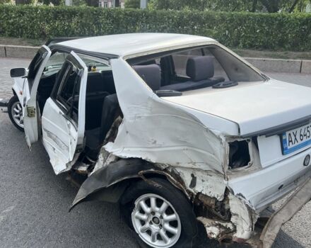 Белый Фольксваген Джетта, объемом двигателя 1.8 л и пробегом 295 тыс. км за 450 $, фото 1 на Automoto.ua