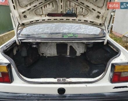 Белый Фольксваген Джетта, объемом двигателя 1.6 л и пробегом 320 тыс. км за 1250 $, фото 3 на Automoto.ua