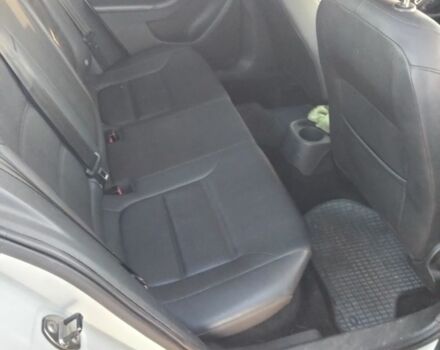 Фольксваген Джетта 2011 в Чернигове на Automoto.ua Белый Фольксваген Джетта, объемом двигателя 2 л и пробегом 250 тыс. км за 7000 $, фото 2 на Automoto.ua