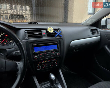 Білий Фольксваген Джетта, об'ємом двигуна 1.4 л та пробігом 150 тис. км за 8500 $, фото 2 на Automoto.ua