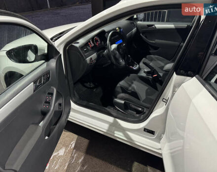 Білий Фольксваген Джетта, об'ємом двигуна 1.4 л та пробігом 150 тис. км за 8500 $, фото 10 на Automoto.ua