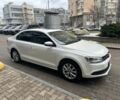 Белый Фольксваген Джетта, объемом двигателя 2.5 л и пробегом 218 тыс. км за 8000 $, фото 1 на Automoto.ua