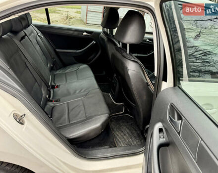 Белый Фольксваген Джетта, объемом двигателя 2.5 л и пробегом 225 тыс. км за 7500 $, фото 5 на Automoto.ua