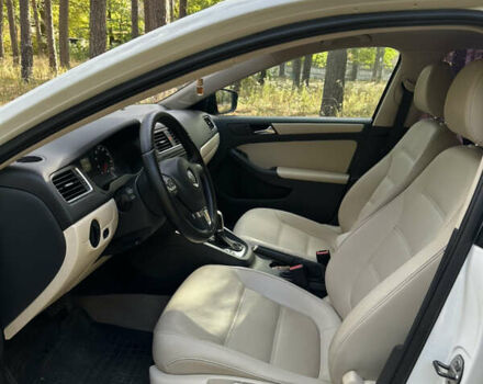 Белый Фольксваген Джетта, объемом двигателя 2.5 л и пробегом 140 тыс. км за 8200 $, фото 6 на Automoto.ua