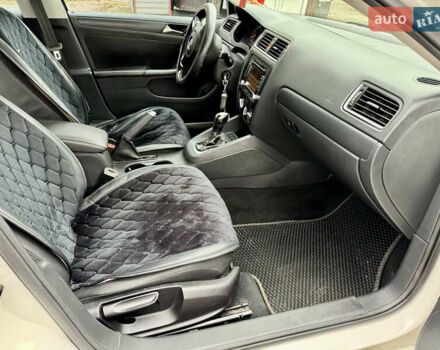 Белый Фольксваген Джетта, объемом двигателя 2.5 л и пробегом 225 тыс. км за 7500 $, фото 8 на Automoto.ua