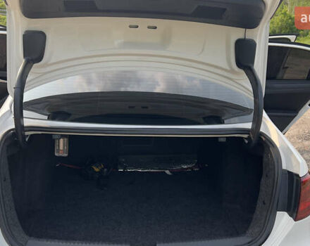 Белый Фольксваген Джетта, объемом двигателя 2.5 л и пробегом 233 тыс. км за 8999 $, фото 22 на Automoto.ua