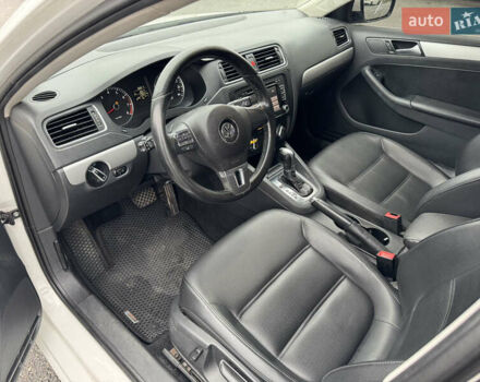 Белый Фольксваген Джетта, объемом двигателя 2.48 л и пробегом 277 тыс. км за 9000 $, фото 12 на Automoto.ua