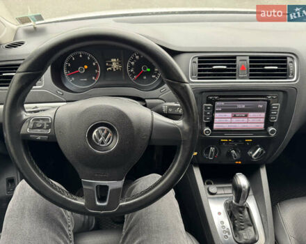 Белый Фольксваген Джетта, объемом двигателя 2.48 л и пробегом 277 тыс. км за 9000 $, фото 13 на Automoto.ua