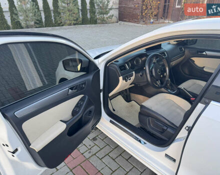 Білий Фольксваген Джетта, об'ємом двигуна 2.48 л та пробігом 238 тис. км за 9500 $, фото 11 на Automoto.ua