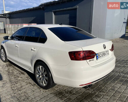 Білий Фольксваген Джетта, об'ємом двигуна 1.97 л та пробігом 275 тис. км за 10000 $, фото 1 на Automoto.ua