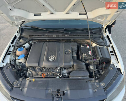 Білий Фольксваген Джетта, об'ємом двигуна 2.5 л та пробігом 278 тис. км за 9300 $, фото 4 на Automoto.ua