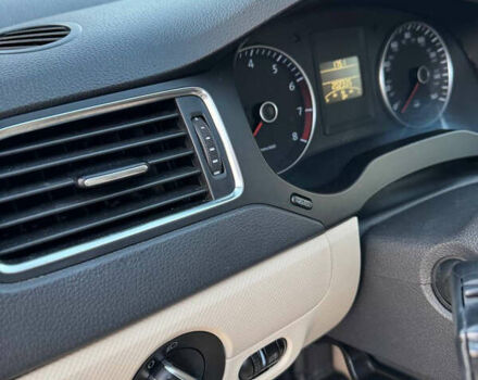 Фольксваген Джетта 2012 в Виннице на Automoto.ua Белый Фольксваген Джетта, объемом двигателя 2.48 л и пробегом 199 тыс. км за 8500 $, фото 28 на Automoto.ua