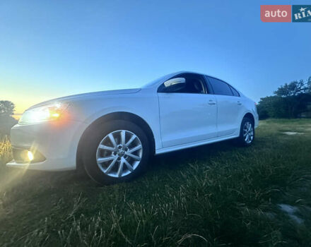 Белый Фольксваген Джетта, объемом двигателя 2.5 л и пробегом 203 тыс. км за 10500 $, фото 5 на Automoto.ua