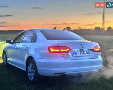 Белый Фольксваген Джетта, объемом двигателя 2.5 л и пробегом 203 тыс. км за 10500 $, фото 1 на Automoto.ua