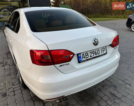 Фольксваген Джетта 2012 в Виннице на Automoto.ua Белый Фольксваген Джетта, объемом двигателя 2.48 л и пробегом 199 тыс. км за 8500 $, фото 15 на Automoto.ua