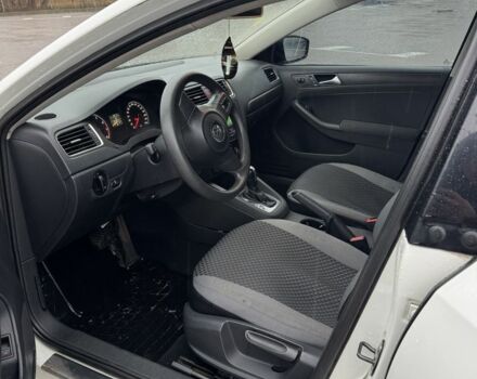 Білий Фольксваген Джетта, об'ємом двигуна 2 л та пробігом 207 тис. км за 7500 $, фото 4 на Automoto.ua