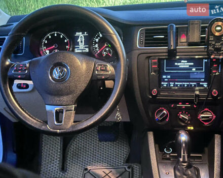 Белый Фольксваген Джетта, объемом двигателя 2.5 л и пробегом 203 тыс. км за 10500 $, фото 6 на Automoto.ua